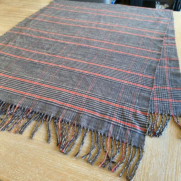 Gap Plaid Scarf Wrap - Picture 4 of 4